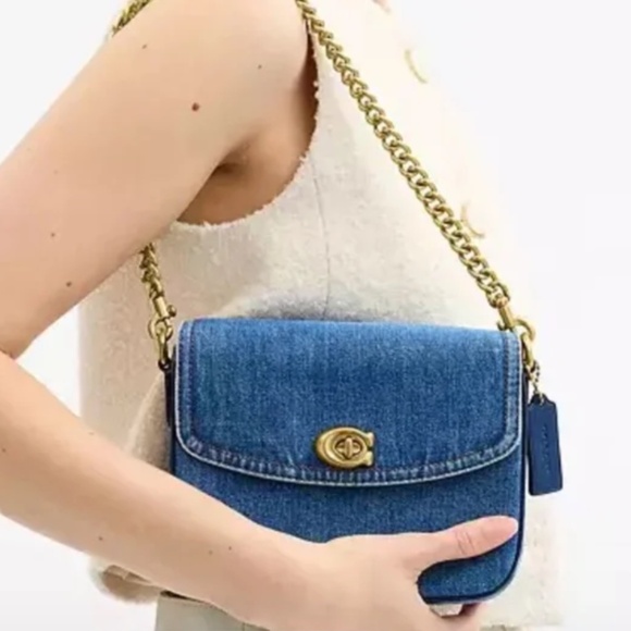 Authentic Coach Cassie 19 crossbody - Picture 3 of 3